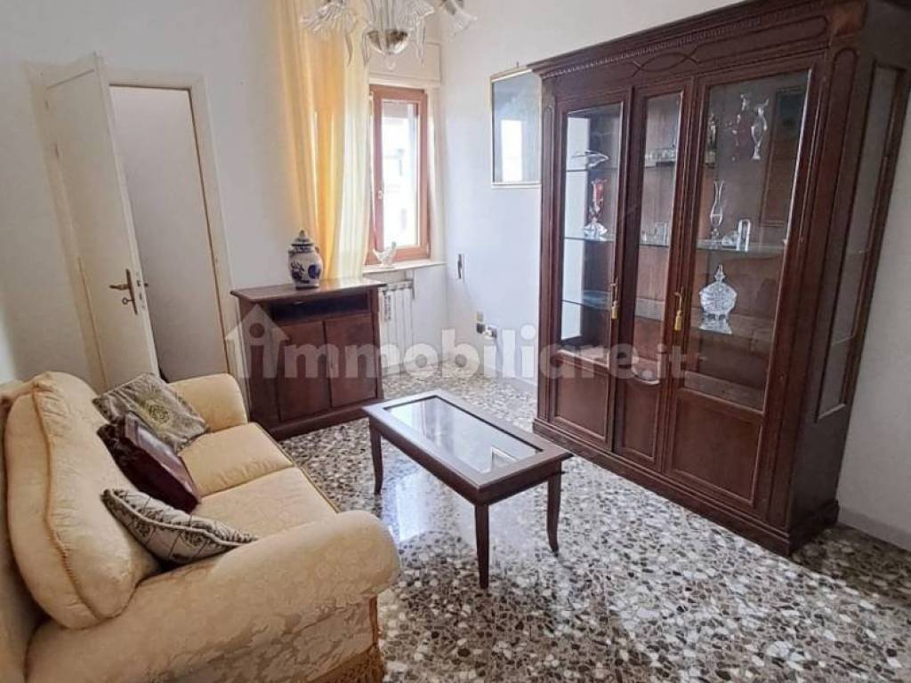 appartamento in vendita a Lodi in zona Fanfani