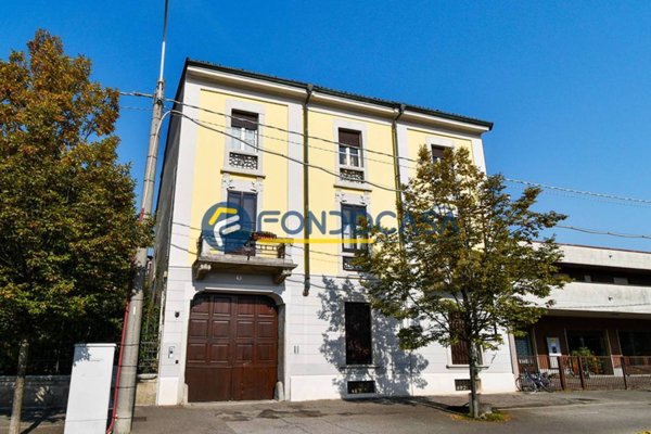 appartamento in vendita a Lodi in zona Viale Pavia