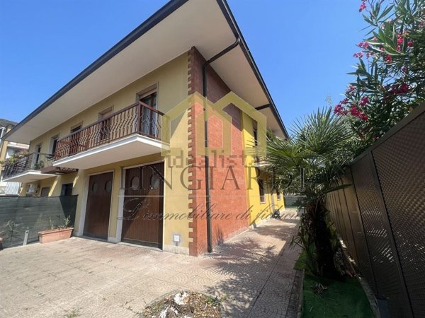 casa indipendente in vendita a Lodi in zona Centro Storico