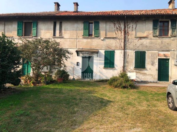 casa indipendente in vendita a Lodi in zona Centro Storico