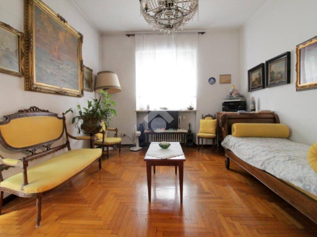 appartamento in vendita a Lodi in zona Fanfani