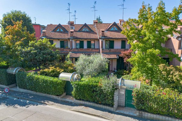 casa indipendente in vendita a Lodi in zona Paderno