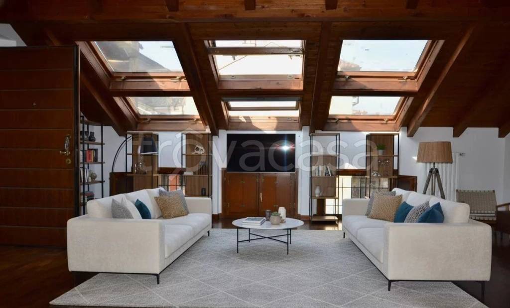 appartamento in vendita a Lodi in zona Centro Storico