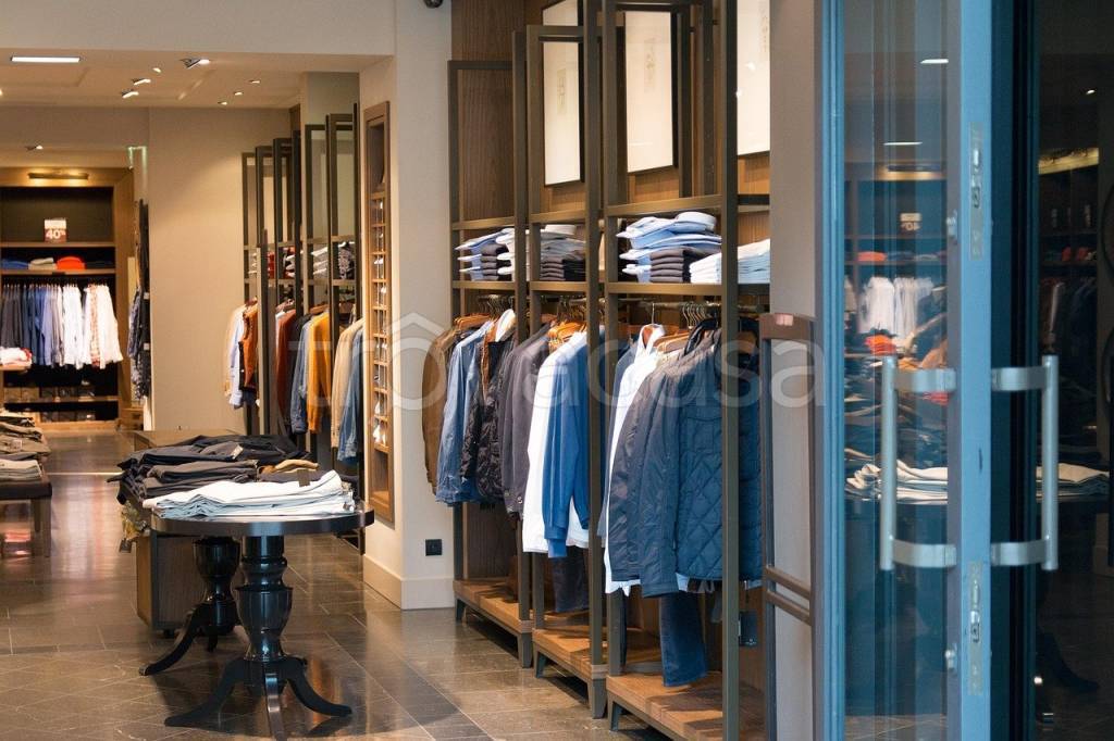 negozio in vendita a Lodi in zona Centro Storico