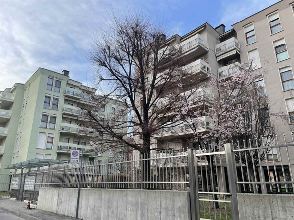 appartamento in vendita a Lodi in zona Fanfani