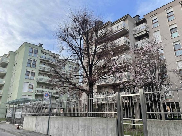 appartamento in vendita a Lodi in zona Fanfani