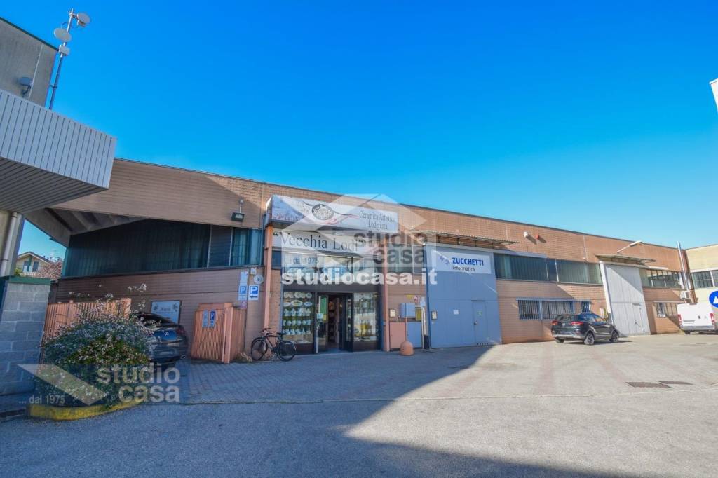 locale commerciale in vendita a Lodi in zona San Fereolo
