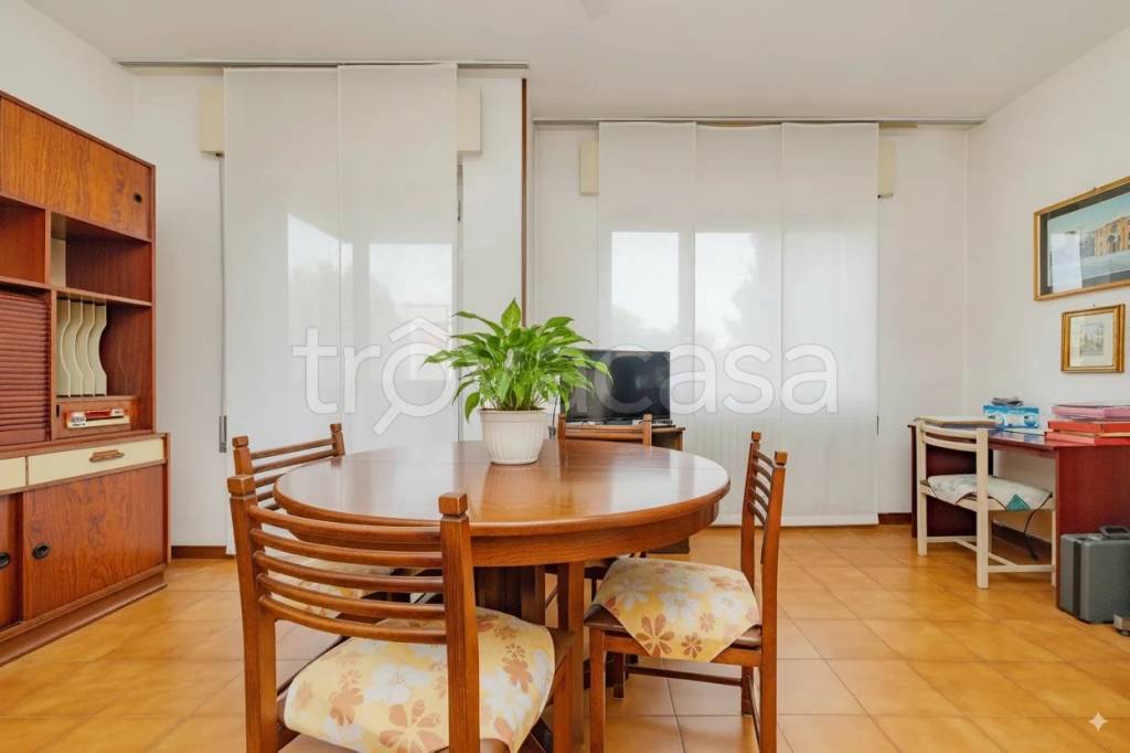 appartamento in vendita a Lodi in zona Centro Storico