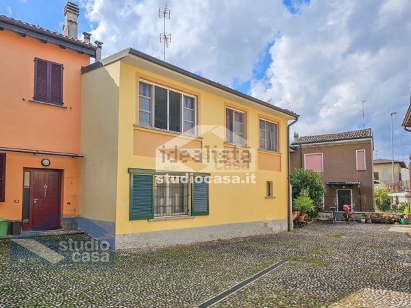 casa indipendente in vendita a Lodi in zona Fanfani