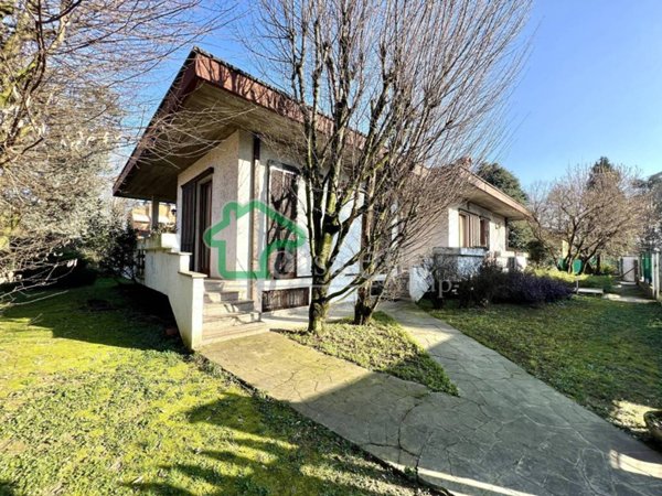 casa indipendente in vendita a Lodi in zona San Bernardo