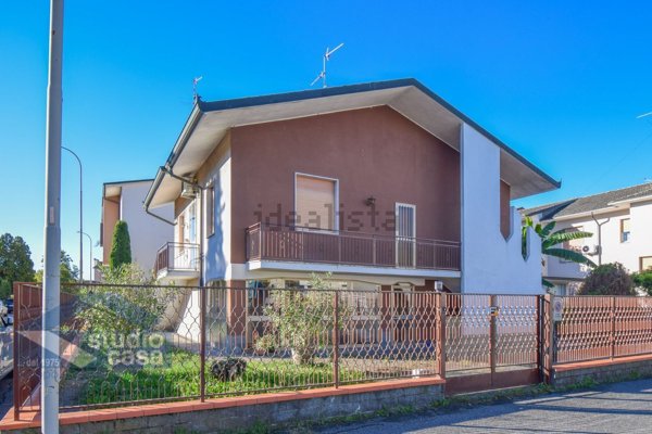 casa indipendente in vendita a Lodi