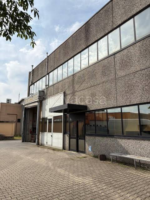 locale commerciale in vendita a Lodi