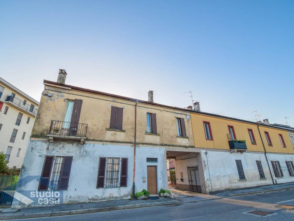 appartamento in vendita a Lodi in zona San Fereolo