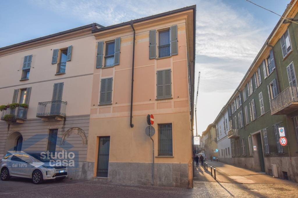appartamento in vendita a Lodi in zona Centro Storico