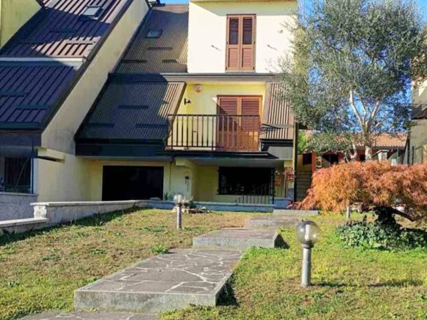 casa indipendente in vendita a Lodi