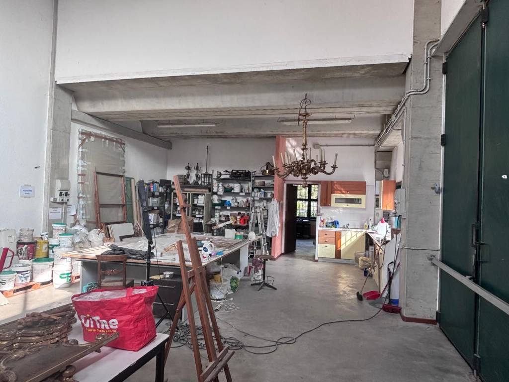 locale commerciale in vendita a Lodi in zona Centro Storico