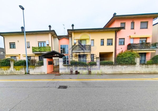 appartamento in vendita a Lodi in zona San Fereolo