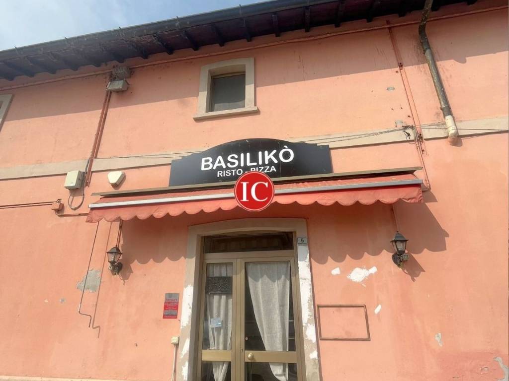 negozio in vendita a Lodi in zona Piazza Albarola