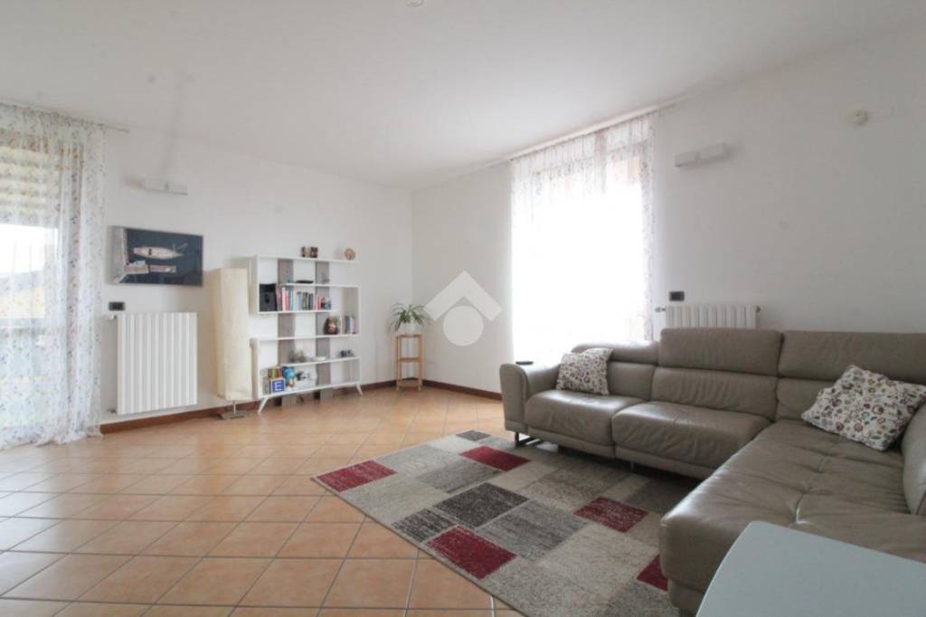 appartamento in vendita a Lodi in zona Riolo