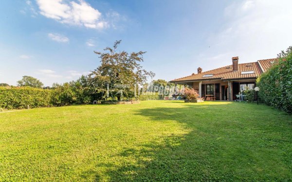 casa indipendente in vendita a Lodi in zona Paderno