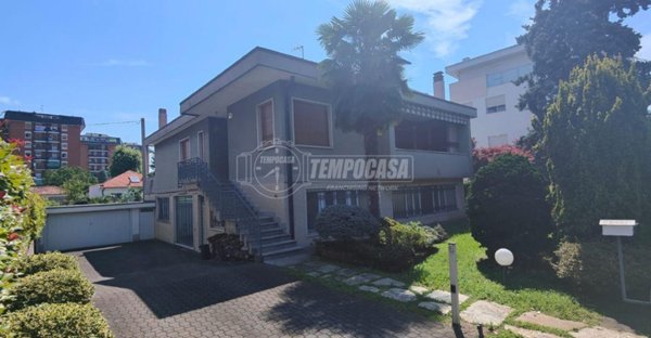 casa indipendente in vendita a Lodi in zona Paderno