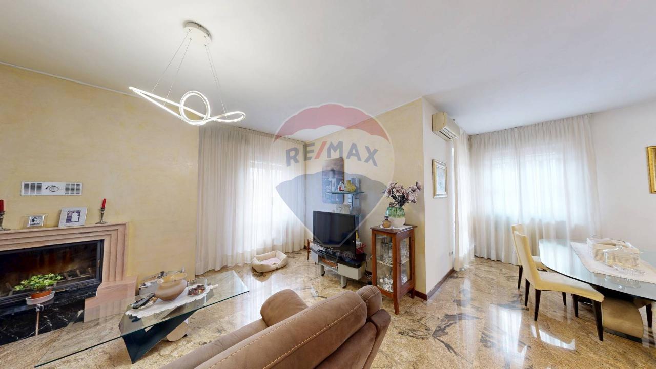 appartamento in vendita a Lodi in zona Paderno