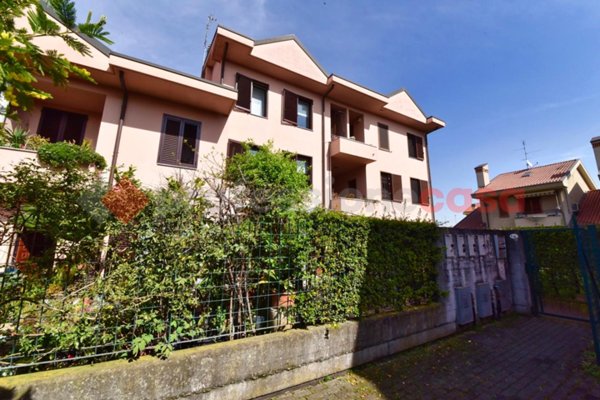 appartamento in vendita a Lodi in zona Paderno