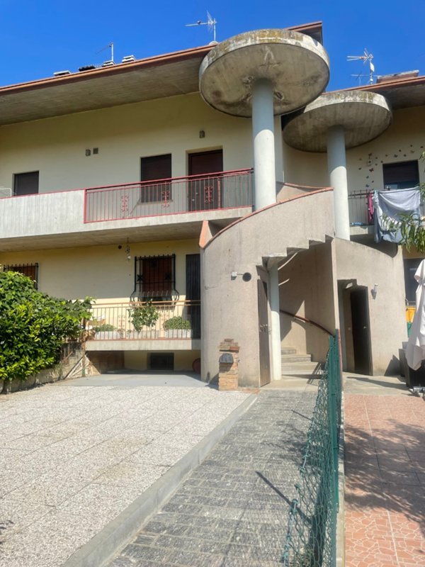 appartamento in vendita a Lodi in zona Riolo