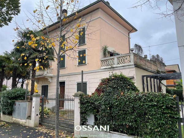 casa indipendente in vendita a Lodi in zona Riolo