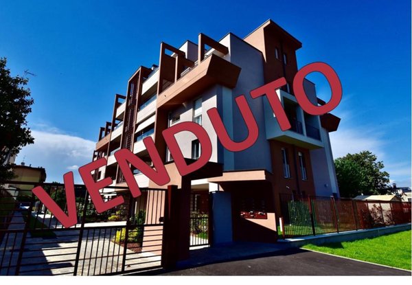 appartamento in vendita a Lodi in zona Paderno