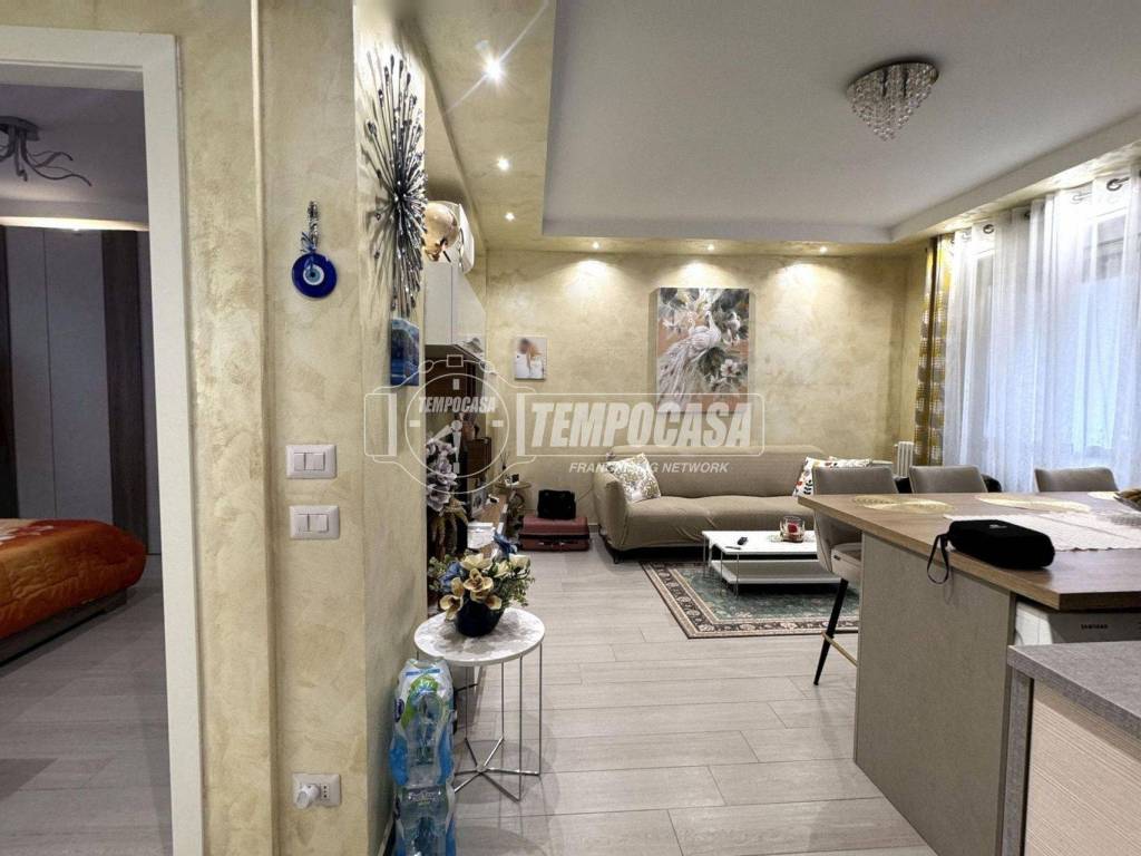 appartamento in vendita a Lodi in zona Viale Pavia