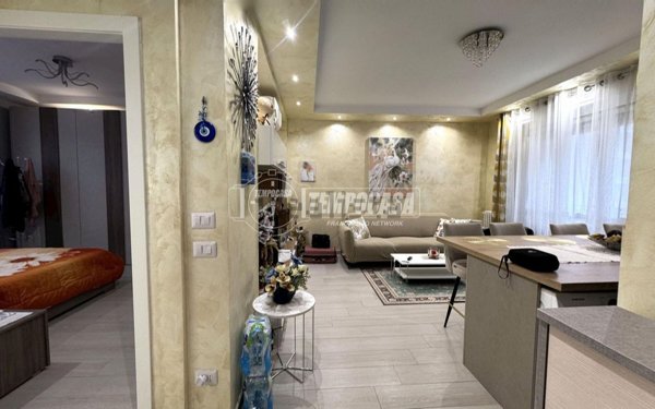 appartamento in vendita a Lodi in zona Viale Pavia