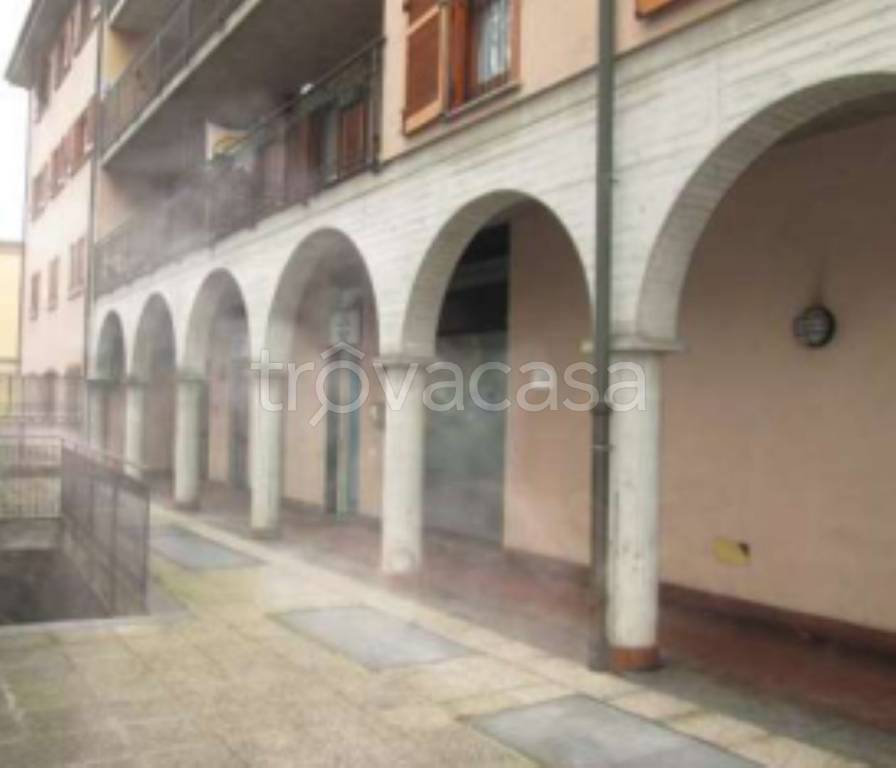 ufficio in vendita a Lodi in zona Via Defendente
