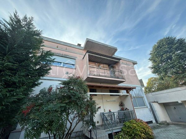 appartamento in vendita a Lodi in zona Viale Pavia