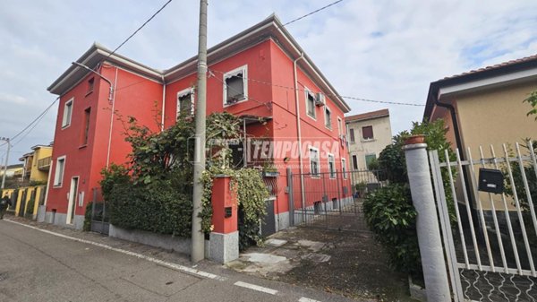 appartamento in vendita a Lodi in zona Paderno