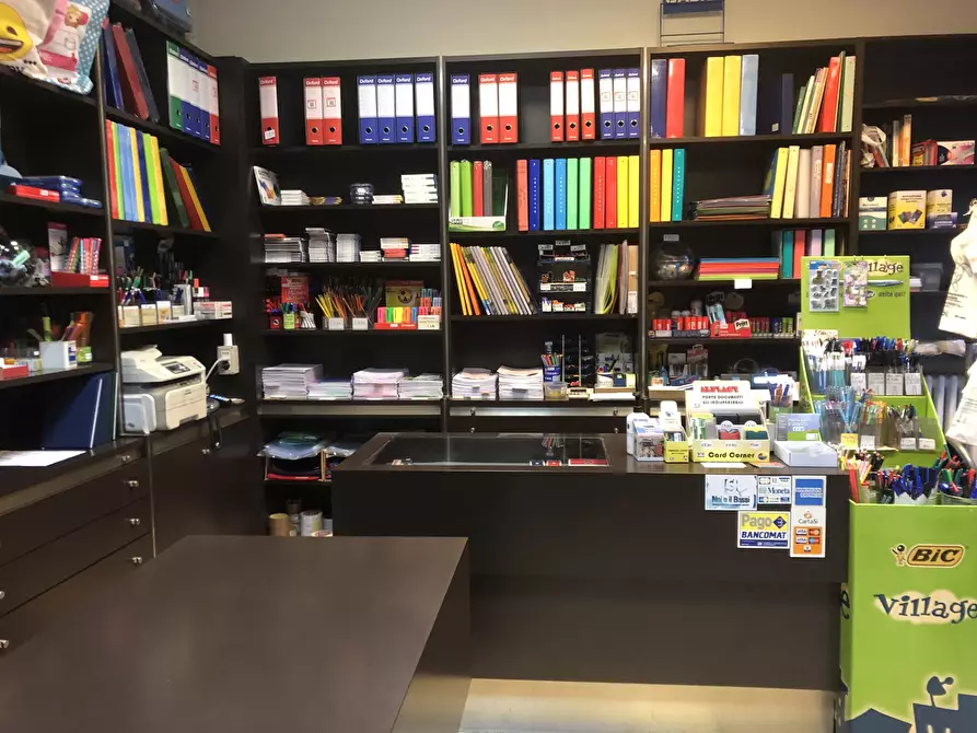 negozio in vendita a Lodi in zona Fanfani