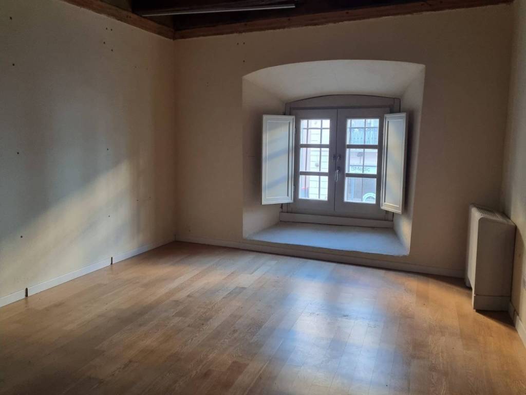 negozio in vendita a Lodi in zona Centro Storico