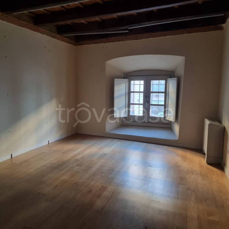 negozio in vendita a Lodi in zona Centro Storico