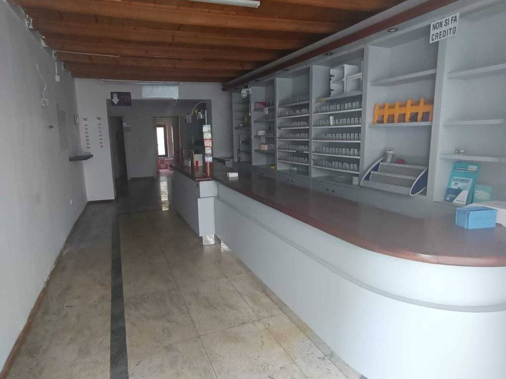 negozio in vendita a Lodi in zona Centro Storico