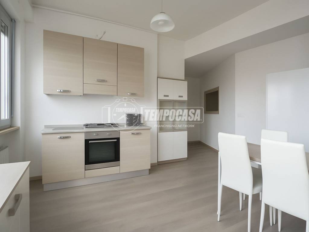 appartamento in vendita a Lodi in zona Martinetta