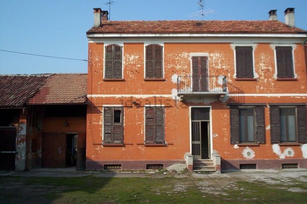 appartamento in vendita a Lodi in zona Faustina