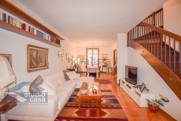 casa indipendente in vendita a Lodi in zona Centro Storico