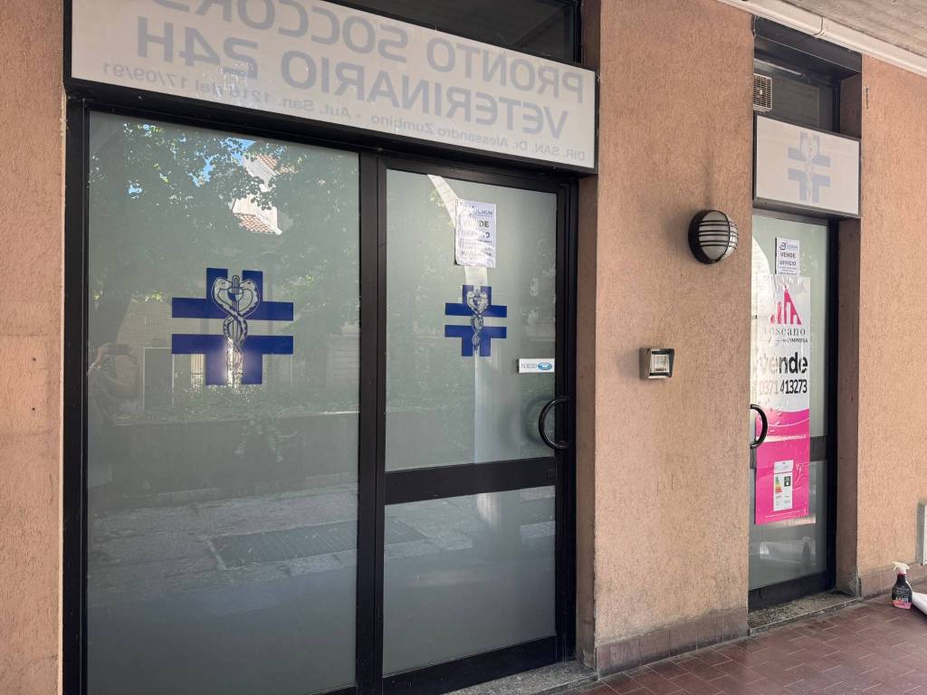negozio in vendita a Lodi in zona Fanfani