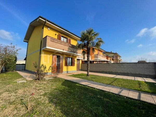 casa indipendente in vendita a Lodi