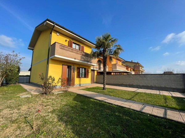 casa indipendente in vendita a Lodi
