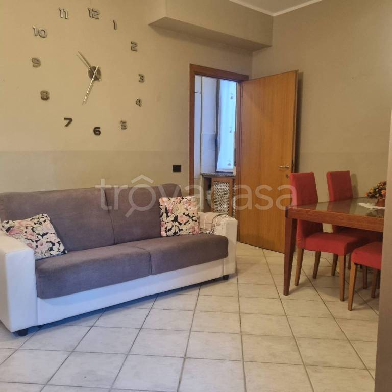 appartamento in vendita a Lodi in zona Viale Pavia