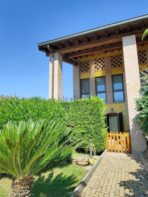 casa indipendente in vendita a Lodi in zona Città Bassa