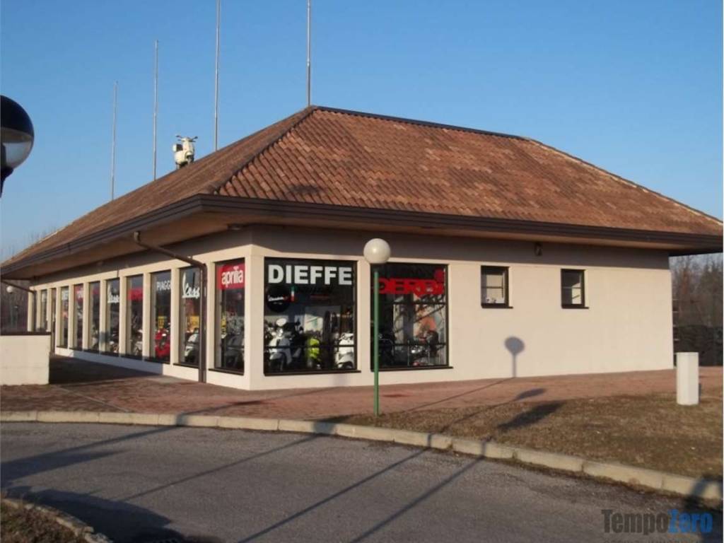 negozio in vendita a Lodi in zona Città Bassa