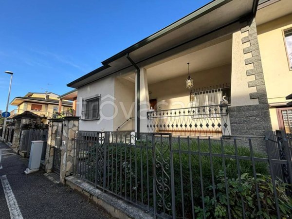 casa indipendente in vendita a Lodi in zona Fanfani