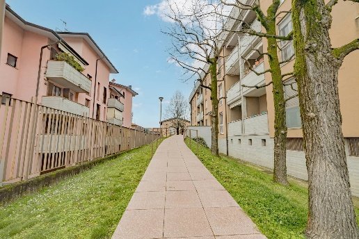 appartamento in vendita a Lodi in zona San Fereolo